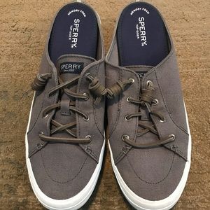 Sperry women’s size 11 mules